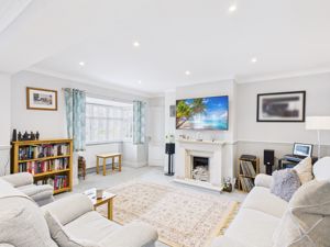 Lounge- click for photo gallery